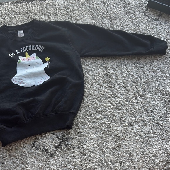Black crewneck sweatshirt 'I'm a Boonicorn' with cute girly unicorn design - Picture 3 of 9